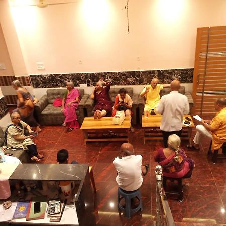 Kaka Guest House Ayodhya Екстер'єр фото