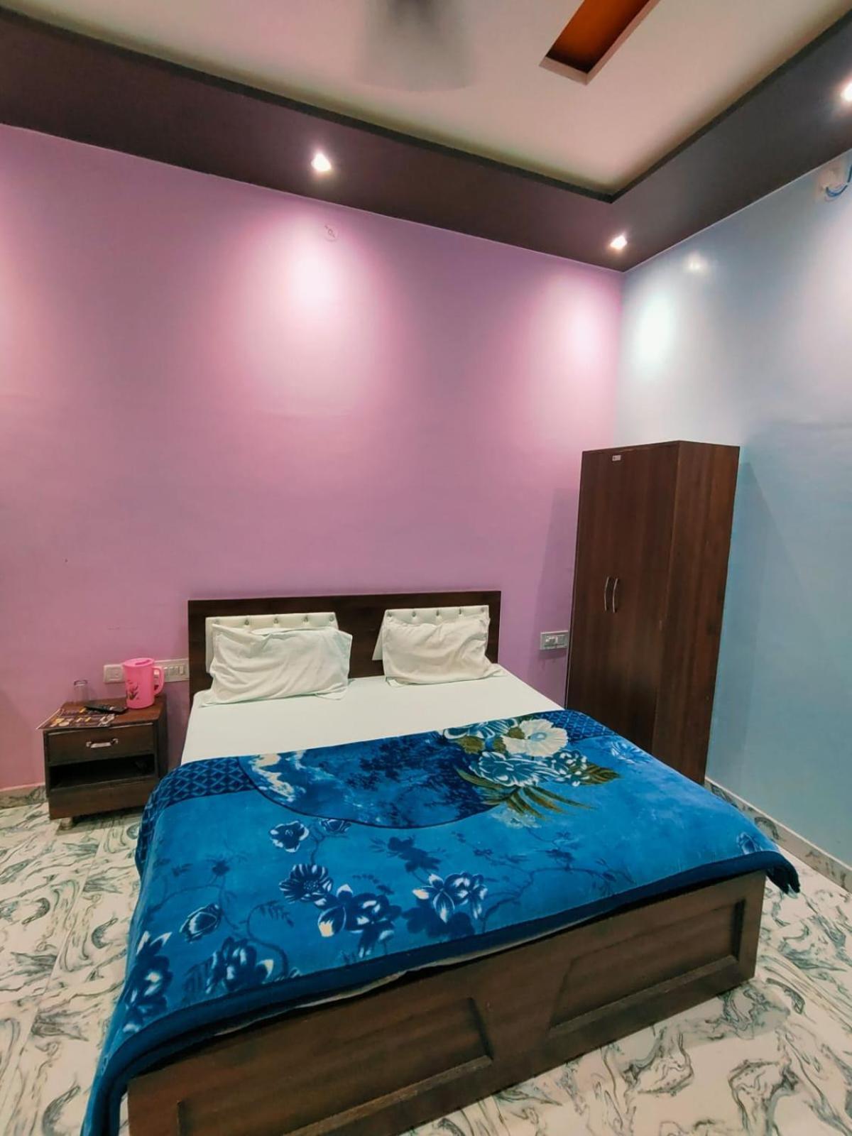 Kaka Guest House Ayodhya Екстер'єр фото