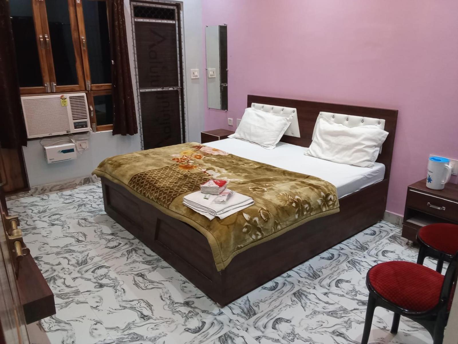 Kaka Guest House Ayodhya Екстер'єр фото