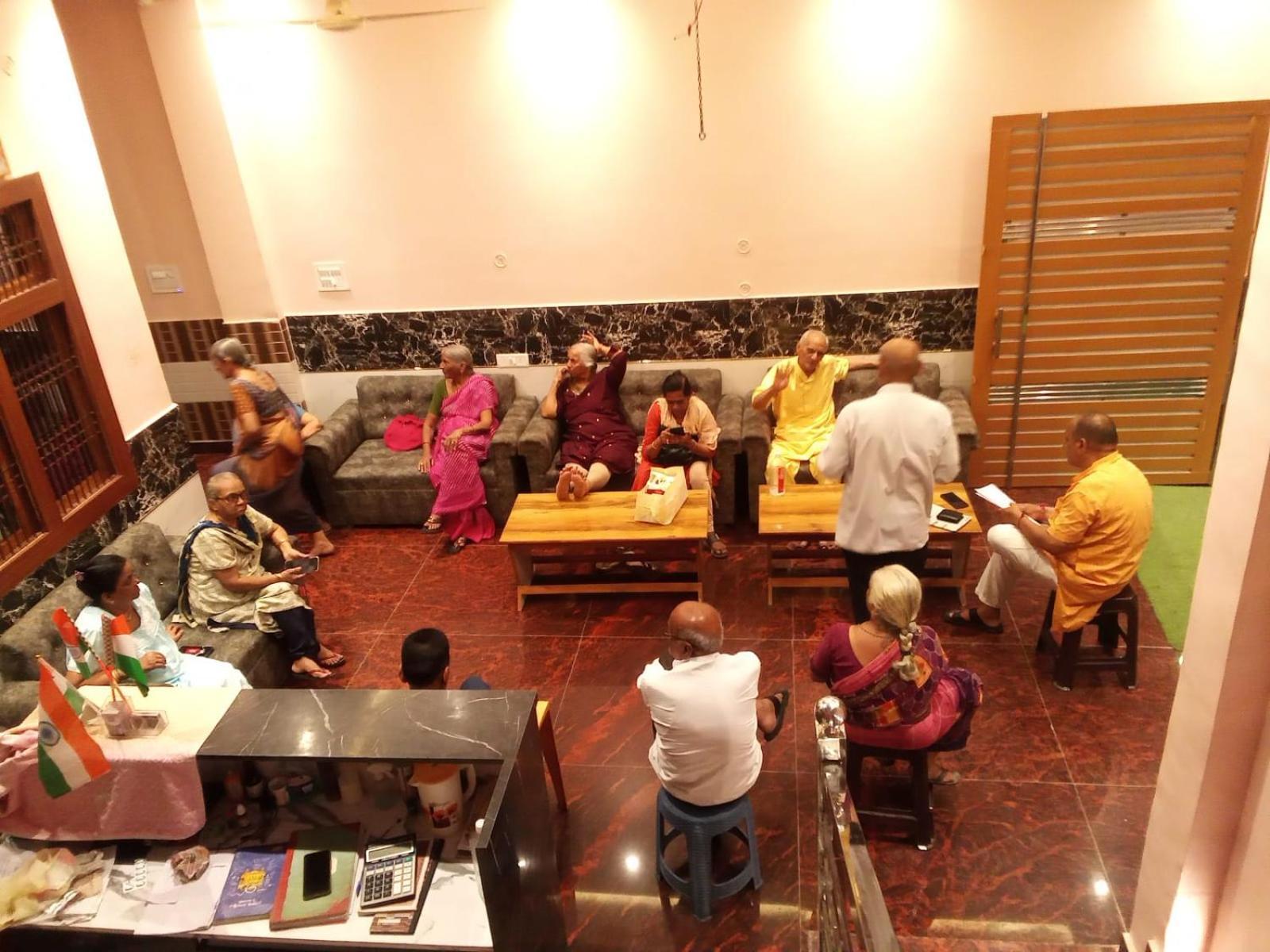 Kaka Guest House Ayodhya Екстер'єр фото